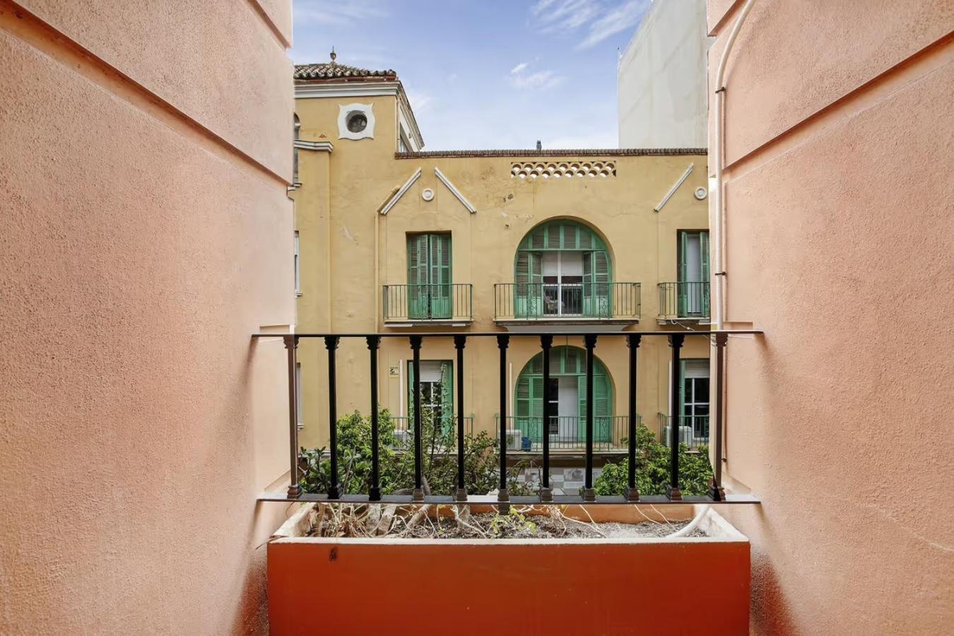 Exclusive Malagueta Beach Apartment Malaga Exterior photo